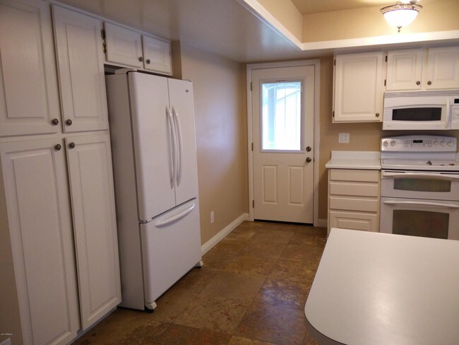 Building Photo - 4913 W Ironwood Dr