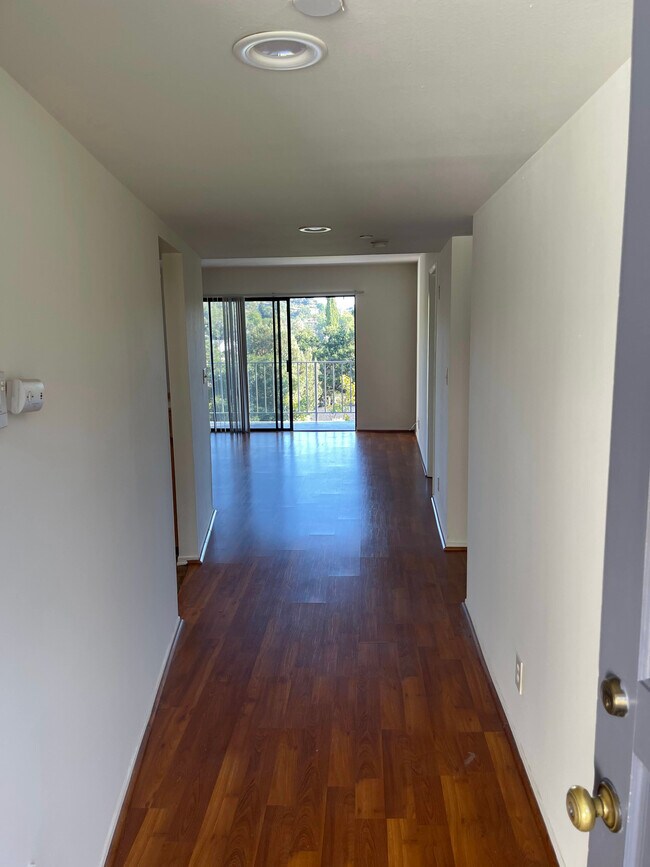 Building Photo - 1830 N Verdugo Rd