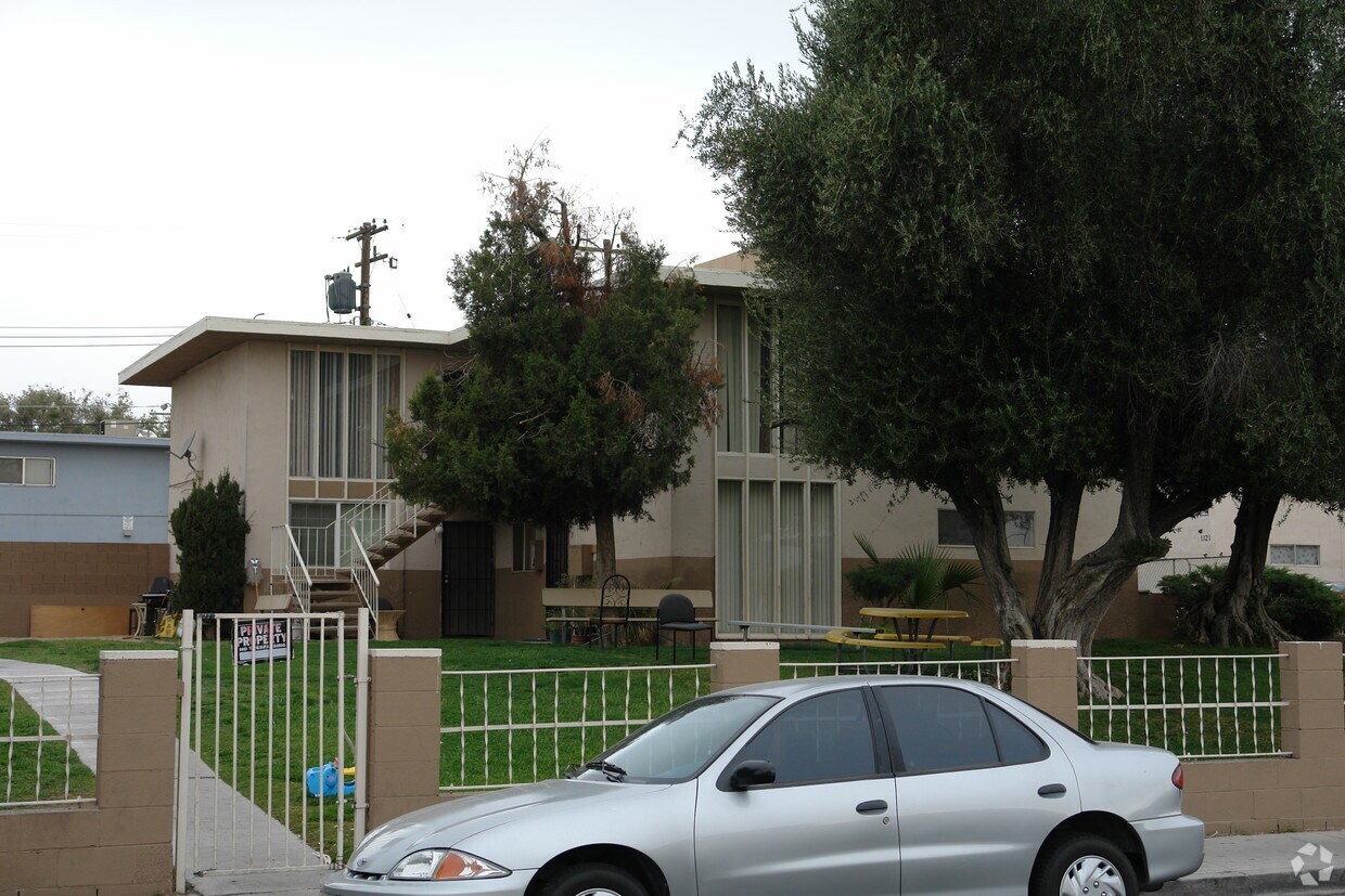 Primary Photo - 3331 Rome St