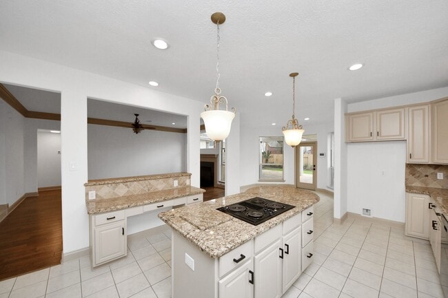 Foto del edificio - 8119 Meadow Vista Dr