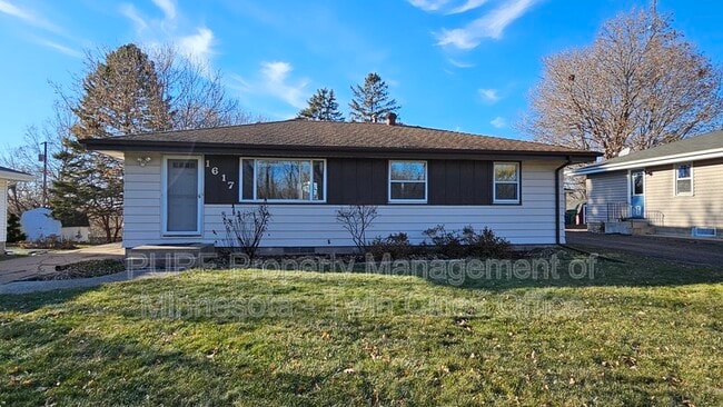 Building Photo - 1617 Flag Ave N
