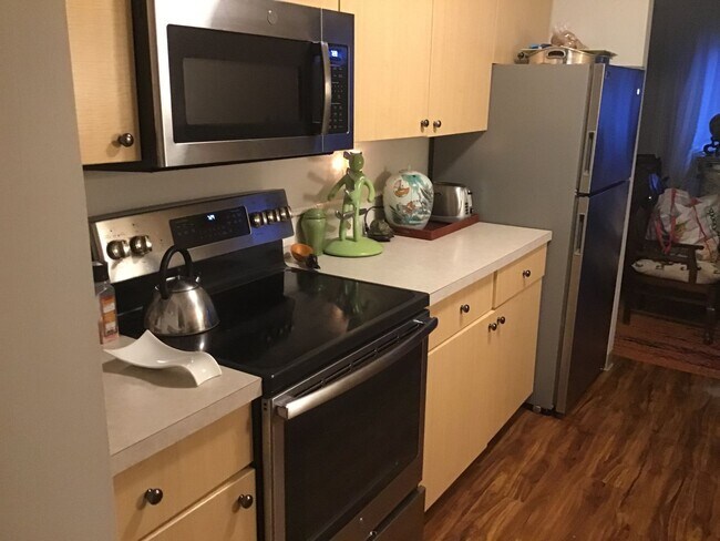 Building Photo - PARK PLACE 2 BEDROOM, 2 BATH CONDO - 1137 SQ. FT!