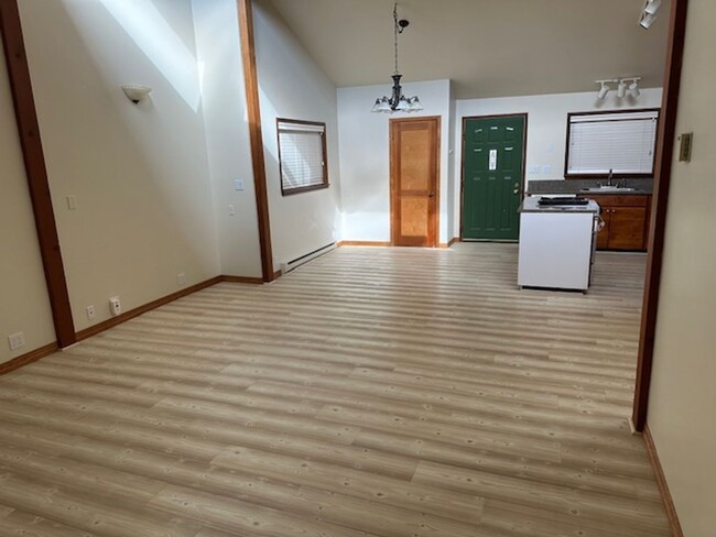 Foto del edificio - Available Now! 3 Bedroom ~ 1 Bathroom Hous...