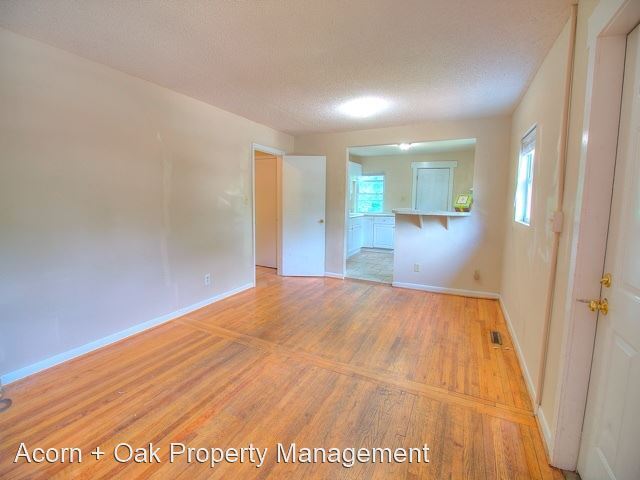 Building Photo - 3 br, 2 bath House - 301 McMasters St.