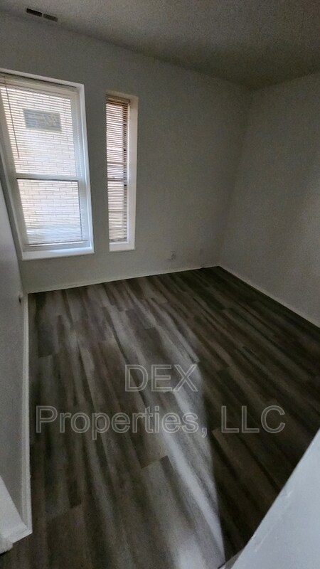 Foto del edificio - 1320 Academy Ave