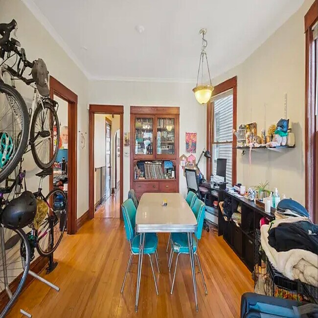 Foto del edificio - 1618 W Carmen Ave