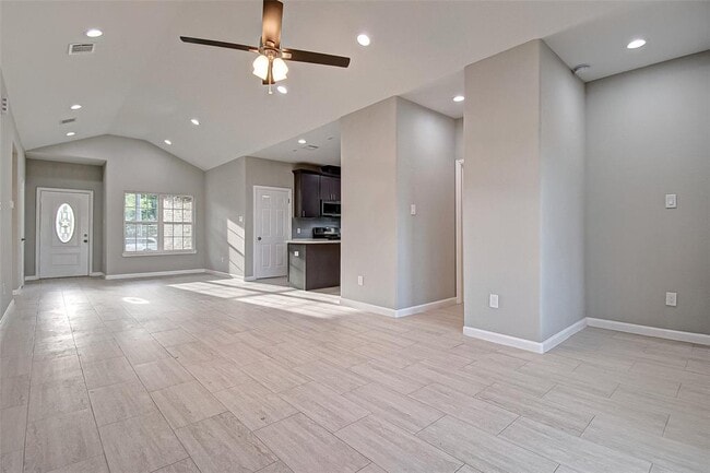 Building Photo - 7609 Albacore Dr