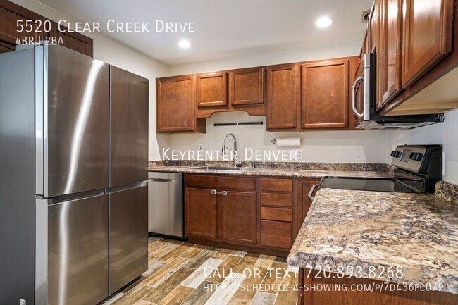 Foto del edificio - 4 Bed 2 Bath Home with W/D and AC!
