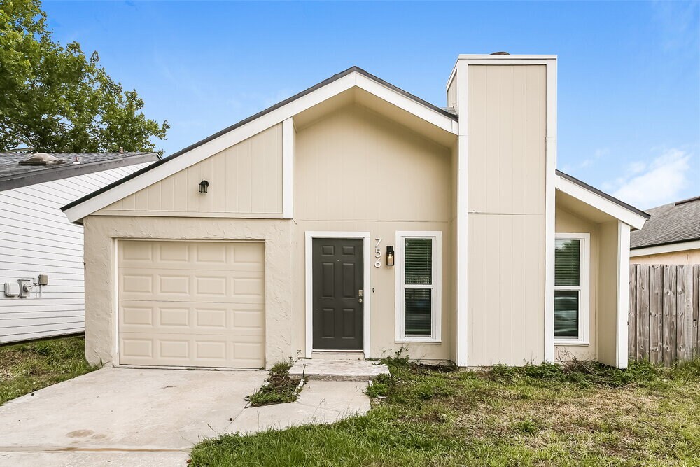 Primary Photo - 756 Century 21 Dr