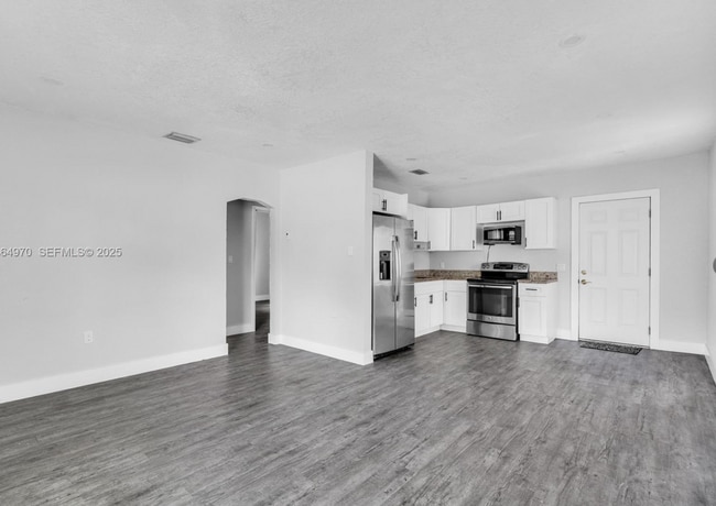 Foto del edificio - 2960 NW 63rd St