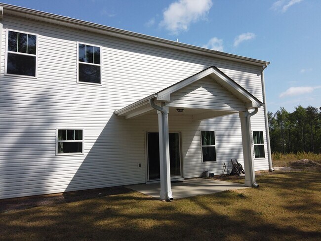Foto del edificio - Home near Fort Eisenhower