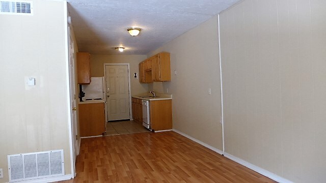 Primary Photo - 2500 SW 8th Ave
