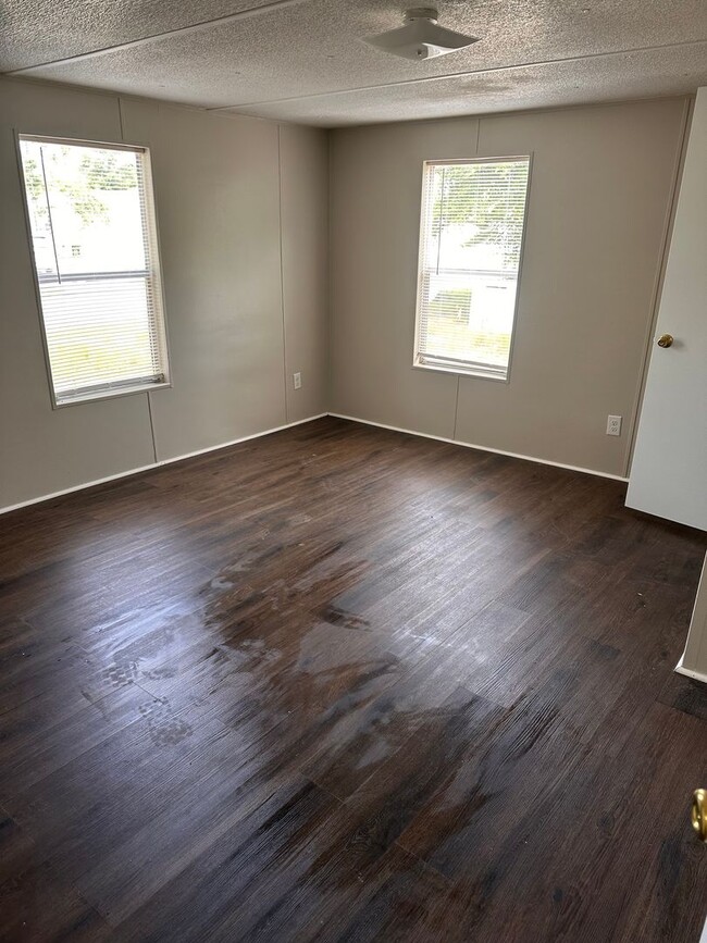Building Photo - 4451 Goldfinch Way