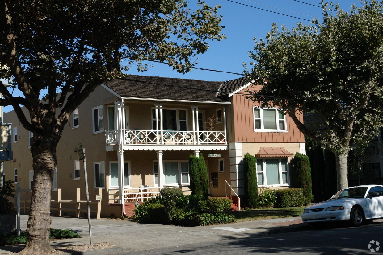 Primary Photo - 1116 Douglas Ave