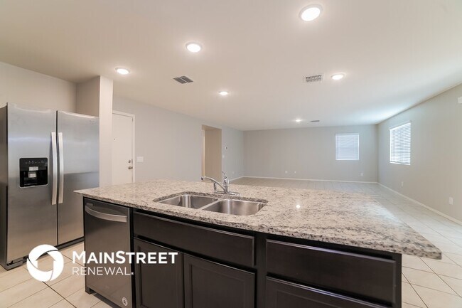 Building Photo - 8704 S 253rd Dr