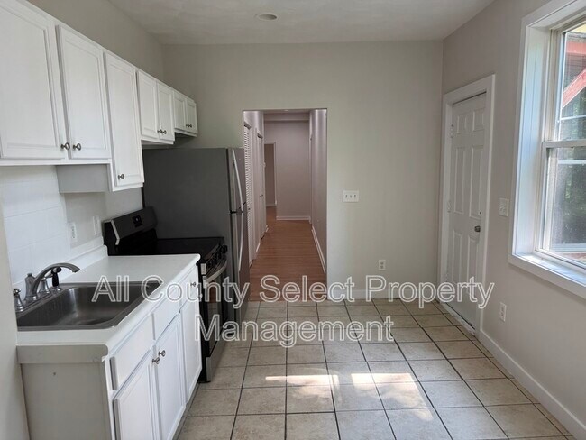 Foto del edificio - 85 Groveland St