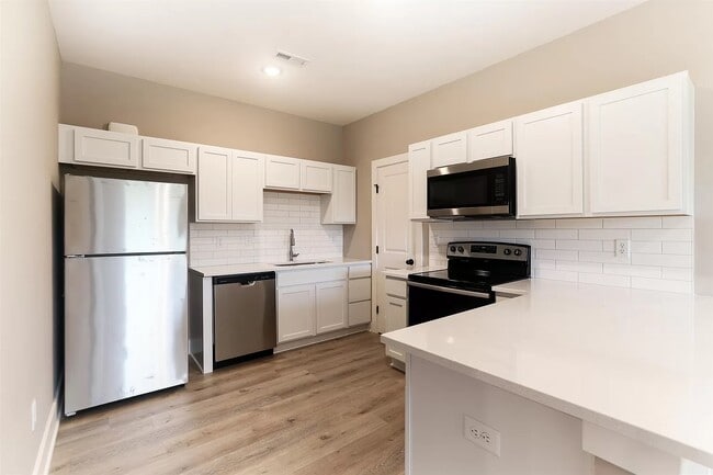 Building Photo - 1643 S Limuel Cir