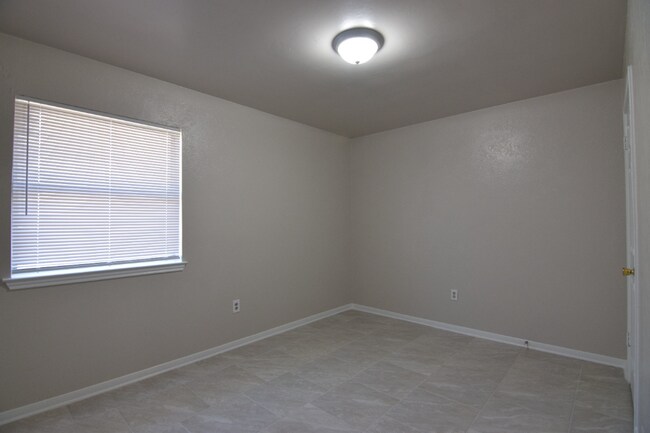 Foto del edificio - 1202 Dryden Ave