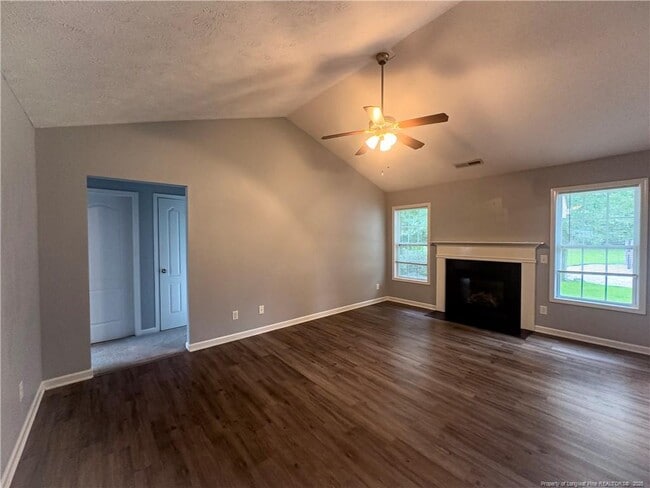Building Photo - 290 Strike Eagle Dr