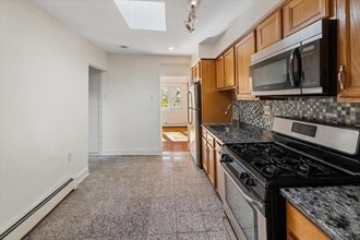 Building Photo - 259 7th St