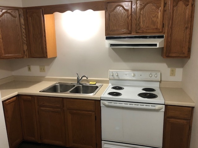 Kitchen/stove - 330 Erie St SE