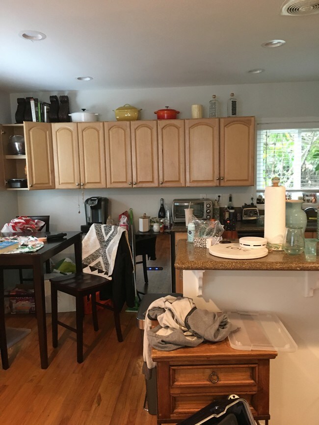 1514 Manhattan Beach Blvd Unit B Ca 90266 Dining Room 1514 Manhattan Beach Blvd
