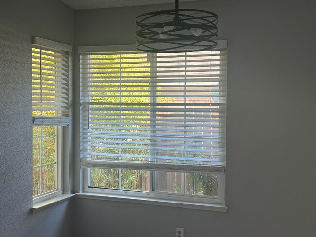 Building Photo - 209 Riverview Dr