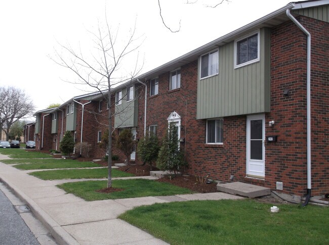 Photo du bâtiment - Anchorage on the Park Townhomes