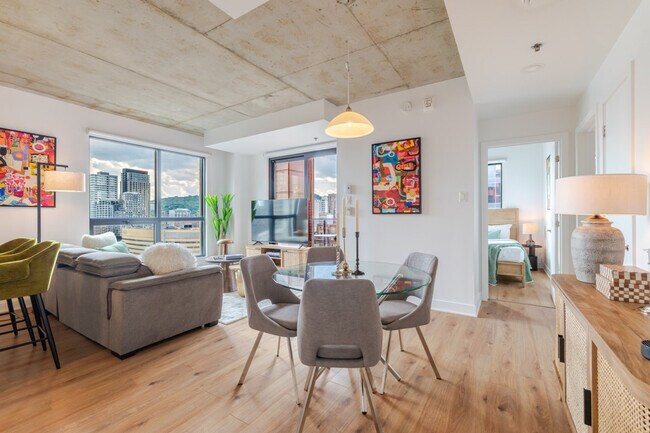 Building Photo - 20 Blvd. De Maisonneuve Ouest
