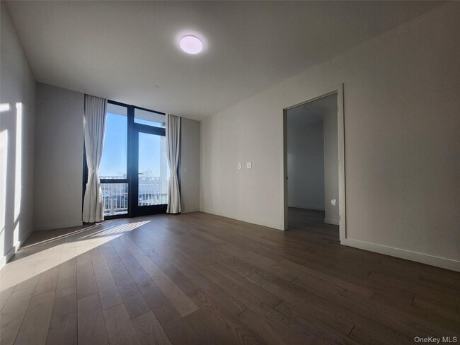 Foto del edificio - 131-02A-131-040 40th Rd