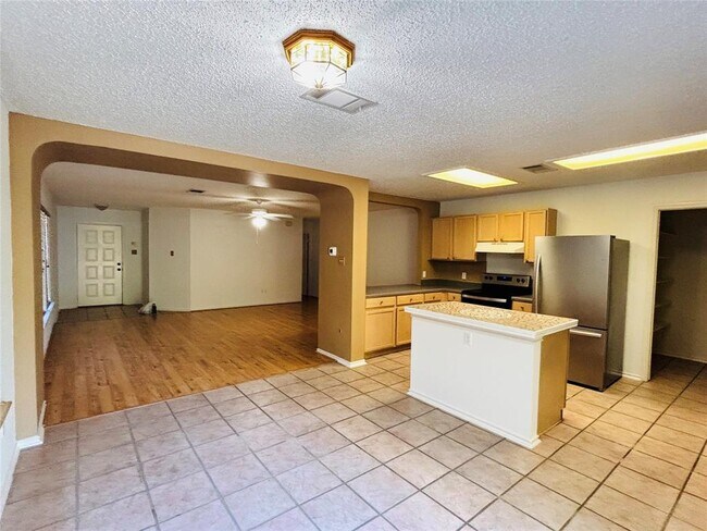 Building Photo - 2508 Byfield Dr