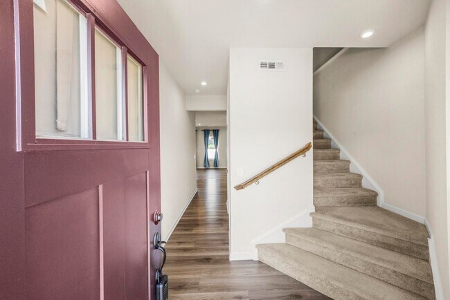 Foto del edificio - 247 Pryor Dr