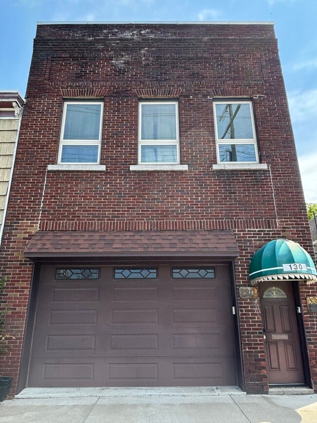 Building Photo - 130 Front St