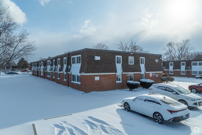 Building Photo - Meadowbrook Apartments