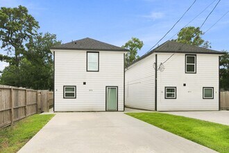 Building Photo - 8216 Richland Dr