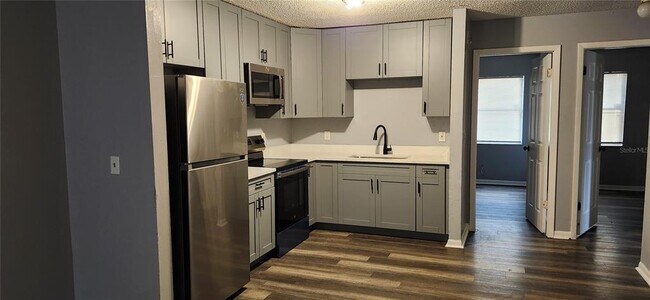 Foto del edificio - 9816 N 12th St