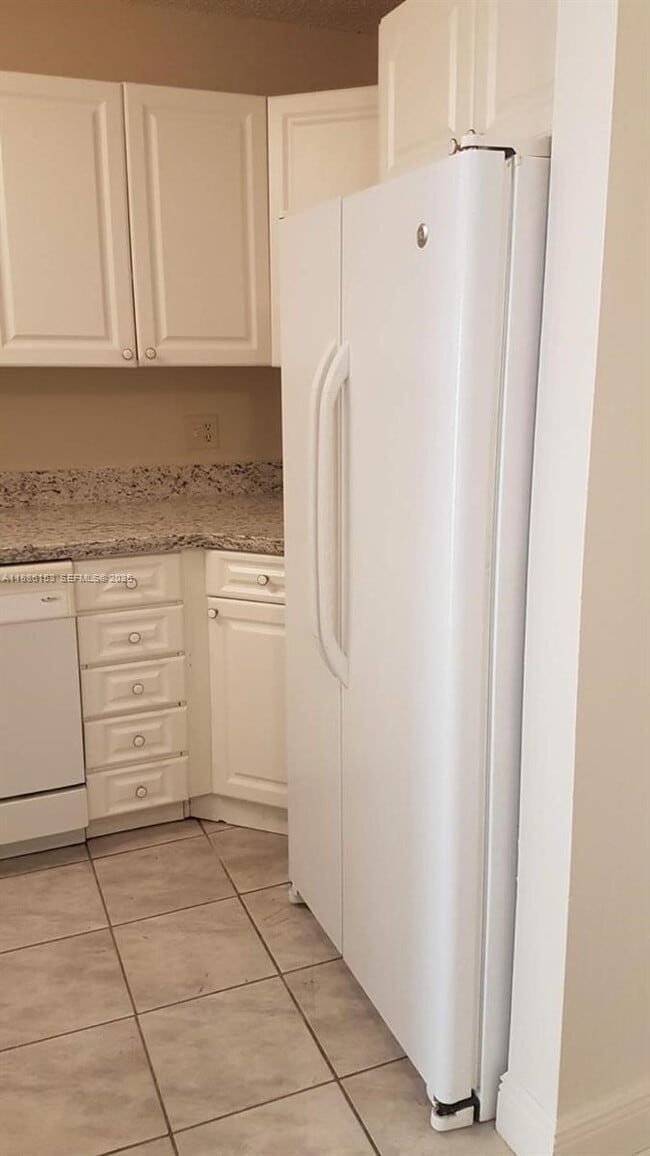 Foto del edificio - 11386 Royal Palm Blvd