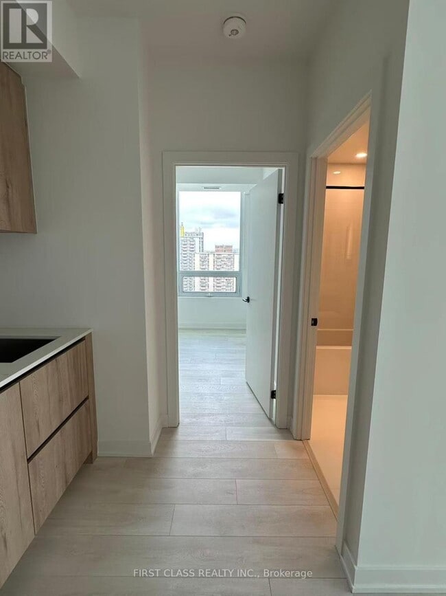 Photo du bâtiment - 117 Broadway Ave