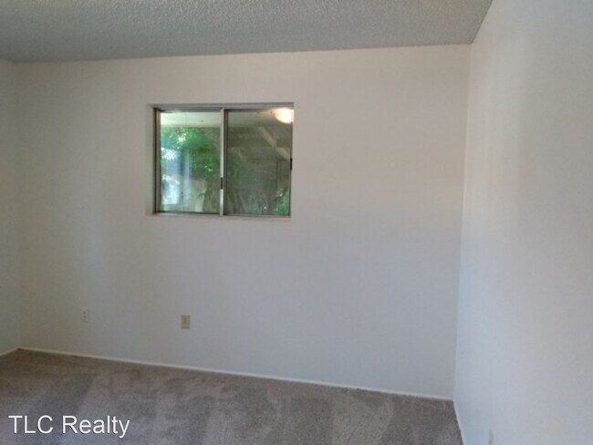 Building Photo - 2 br, 1 bath House - 455 Elder Street