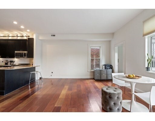 Building Photo - 129 Webster