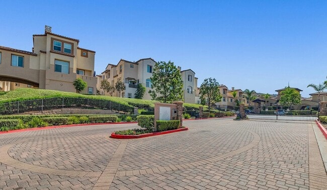 Foto del edificio - 443 Almond Rd