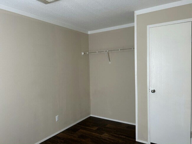 Foto del edificio - 6941 MacDonald Ct