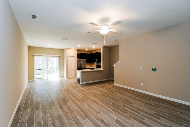 Foto del edificio - 228 Sweet Lemon Ln