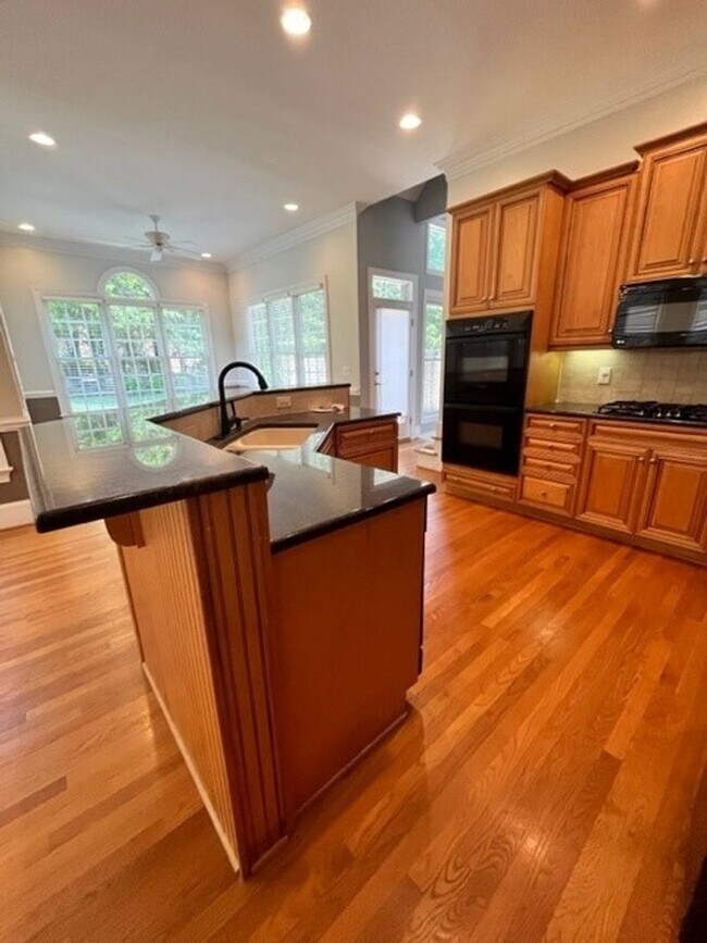 Foto del edificio - 4-bedroom, 3.5-bathroom Single Family Home