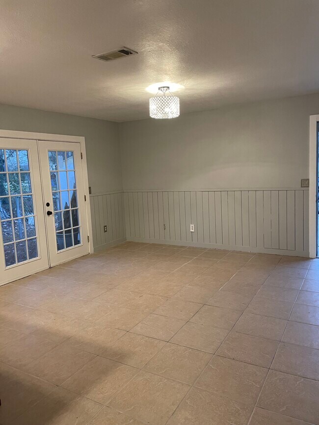 601 Carnathan Ct, Fort Walton Beach, FL 32547