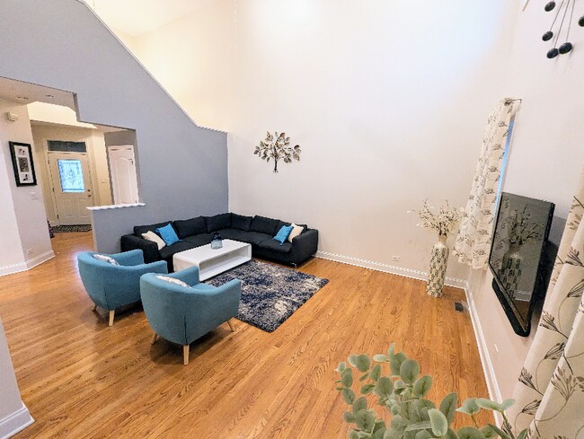 Foto del edificio - 394 E Tall Oaks Ln