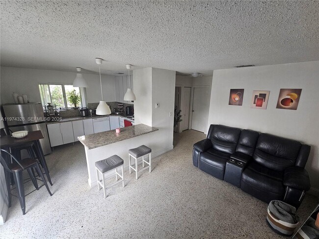 Building Photo - 1241 NW 6th St