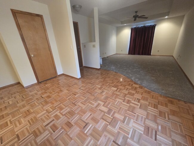 Foto del edificio - 2060 E Belmont St