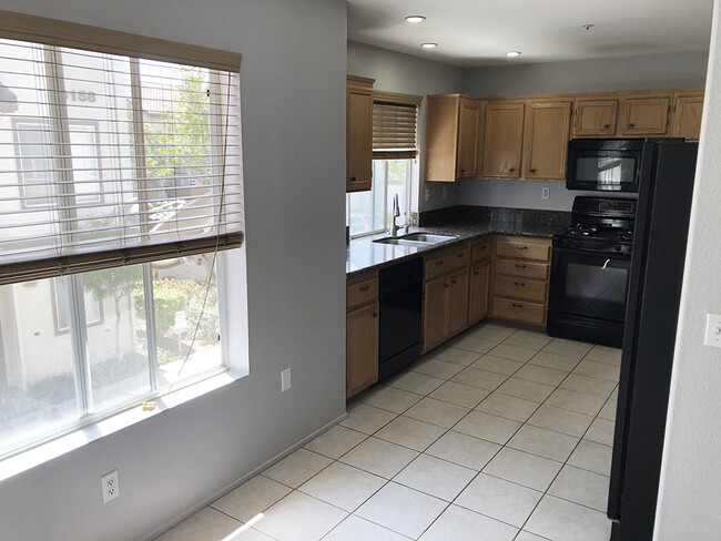 Building Photo - 10140 Wateridge Cir