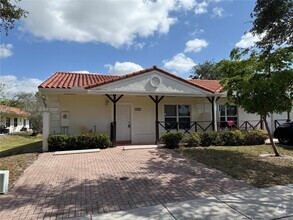 Building Photo - 7605 NW 38th Ct